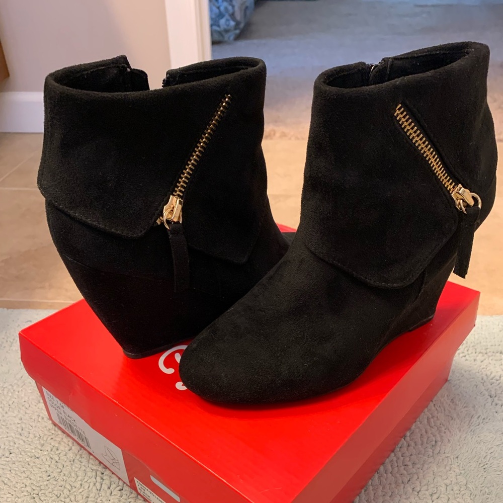 Black Suede-like Wedge Booties